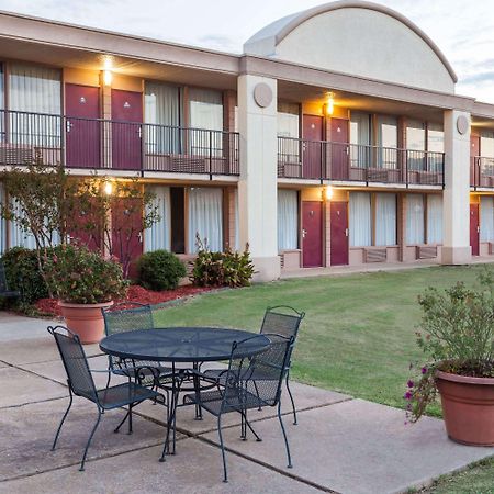 Days Inn By Wyndham Hillsboro Tx Exterior photo