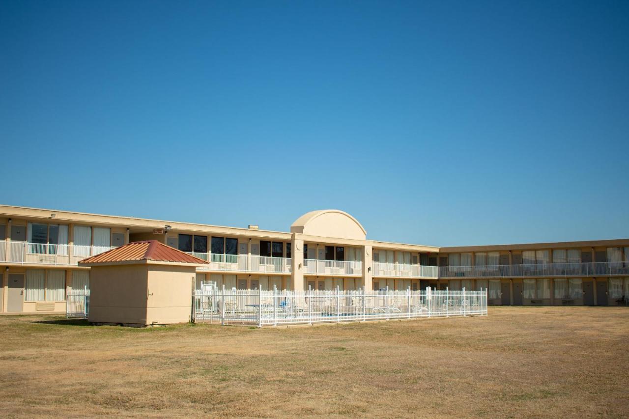 Days Inn By Wyndham Hillsboro Tx Exterior photo