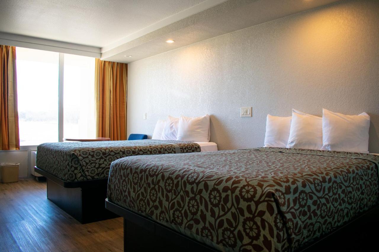 Days Inn By Wyndham Hillsboro Tx Exterior photo