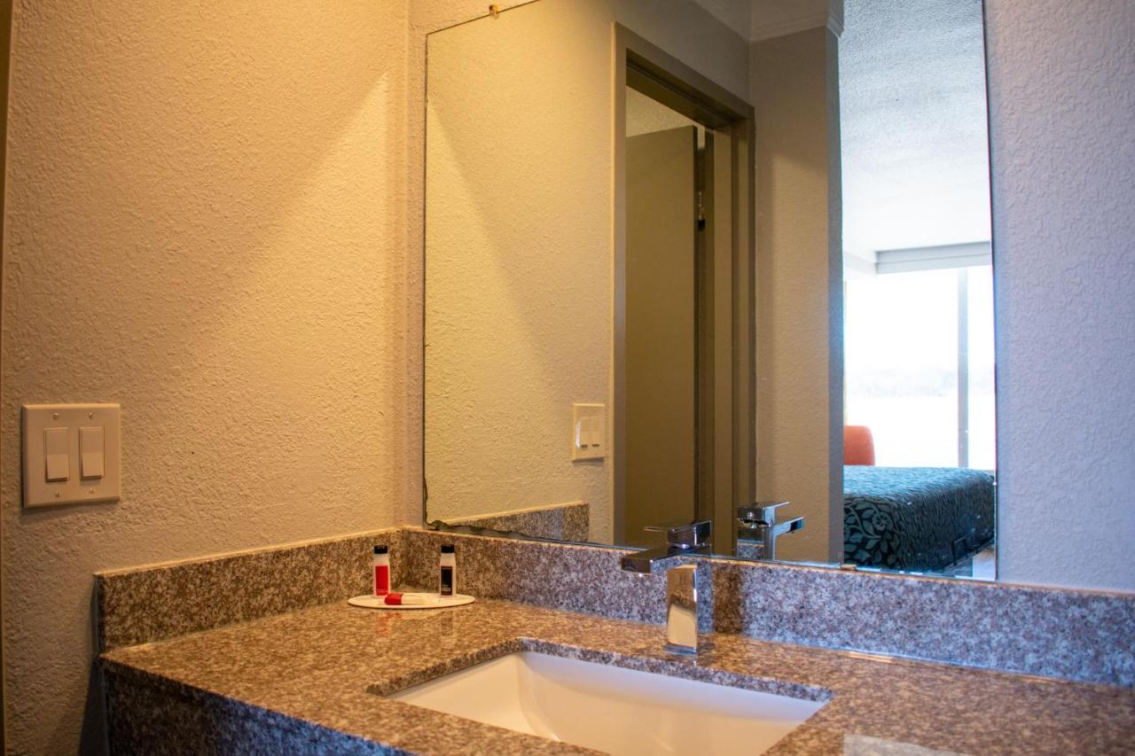 Days Inn By Wyndham Hillsboro Tx Exterior photo