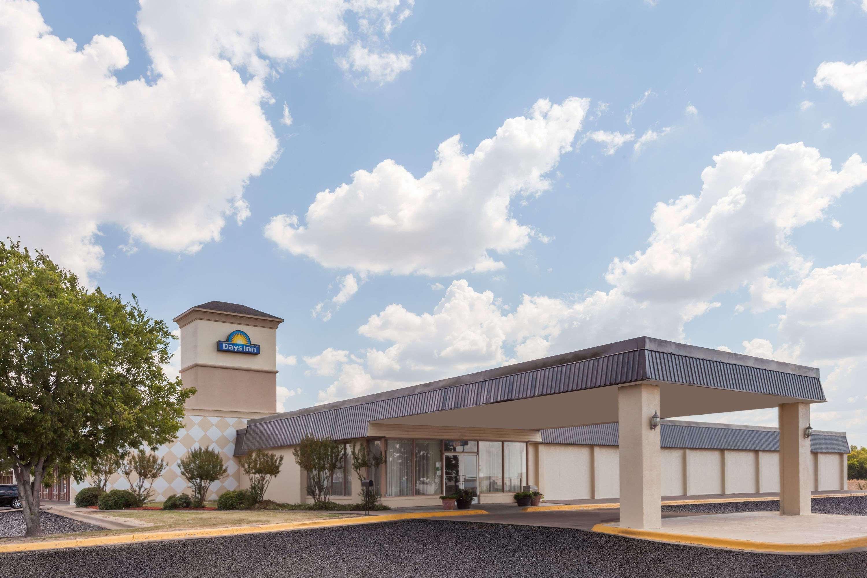 Days Inn By Wyndham Hillsboro Tx Exterior photo