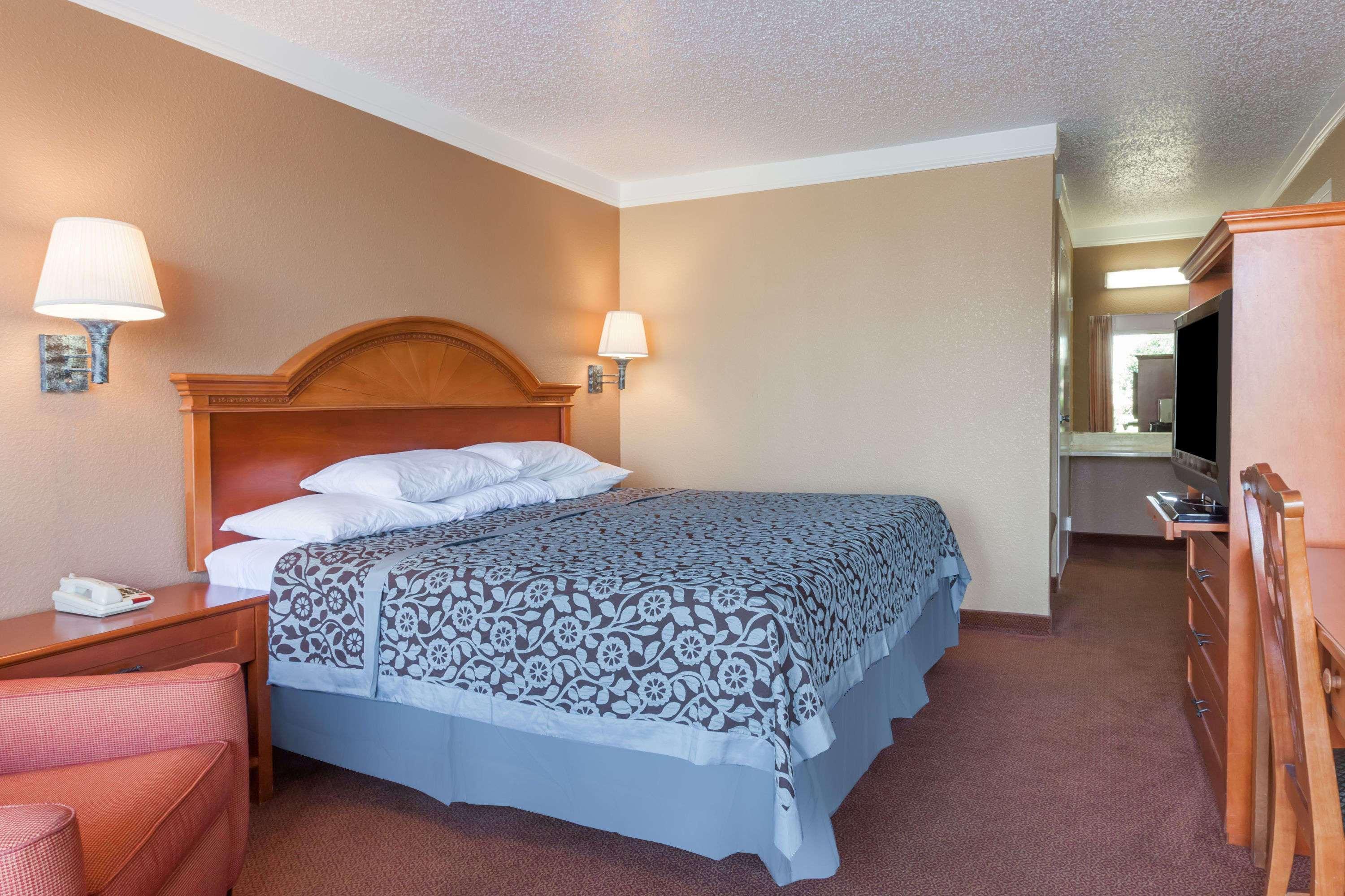 Days Inn By Wyndham Hillsboro Tx Exterior photo
