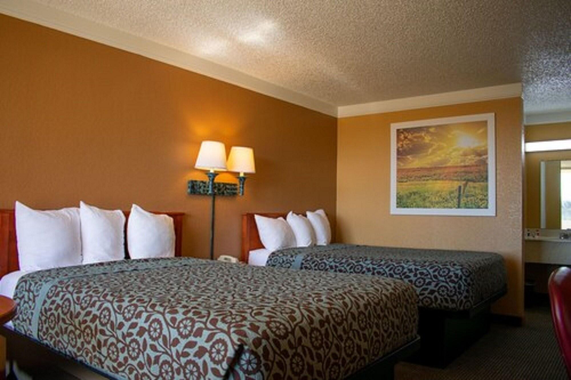 Days Inn By Wyndham Hillsboro Tx Exterior photo