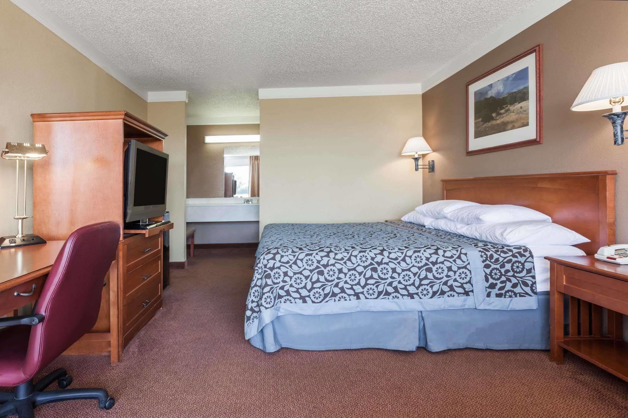 Days Inn By Wyndham Hillsboro Tx Exterior photo